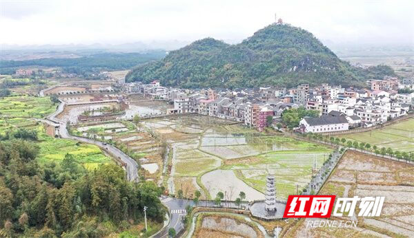 道县：“四好农村公路”助乡村振兴