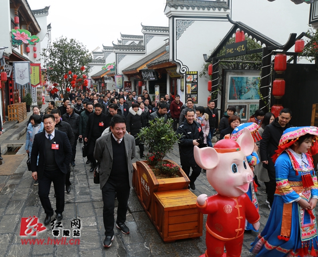 【县区两会】零陵区人大代表、政协委员分批参观重点项目和城市建设