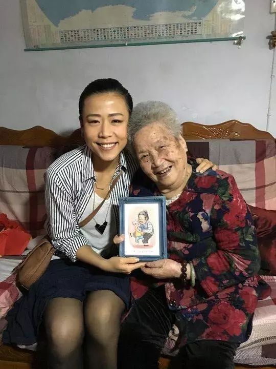 2016年石之予回成都参加奶奶90大寿 2016年石之予回成都参加奶奶90大寿