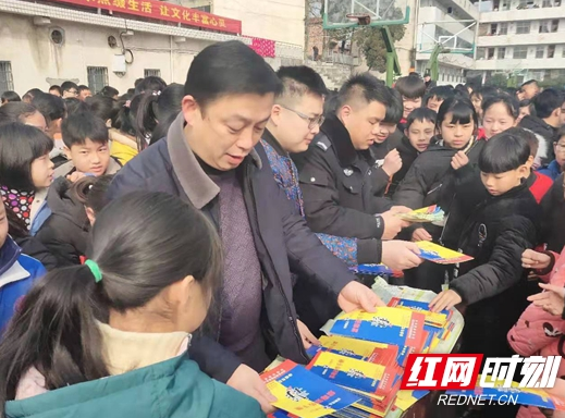 新邵陈家坊镇:“赶”一个禁毒“集”