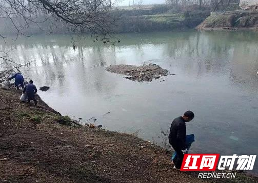 邵东：河道环境卫生整治新年不打烊