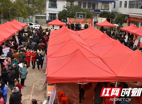 邵阳县罗城乡举办“春风行动”招聘会
