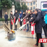 筑牢安全“防火墙” 消防培训演练进社区