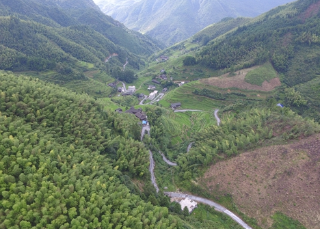 邵阳：2018年完成自然村通水泥路3003公里 建好公路 加速脱贫