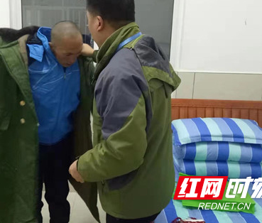 “最美流浪汉”何小全：有望踏上归家之旅