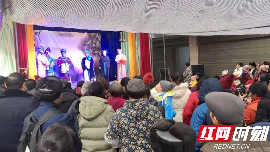 武陵源区开展“戏曲进乡村”文化惠民演出活动