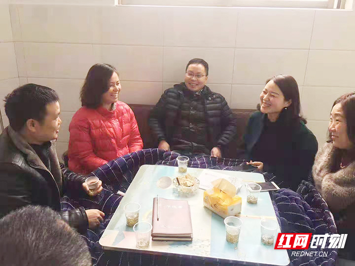 湖南省工行驻村工作队联合张家界工行助力安家峪村农产品营销