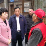 李力到上梅街道调研“上梅红”志愿者“微治理”工作