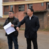 朱前明“三进春天”行动走进思沁实验学校调度二期工程建设