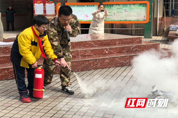 灭火器.jpg