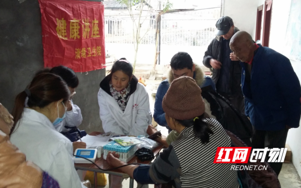 道县深入开展学雷锋树新风志愿服务活动