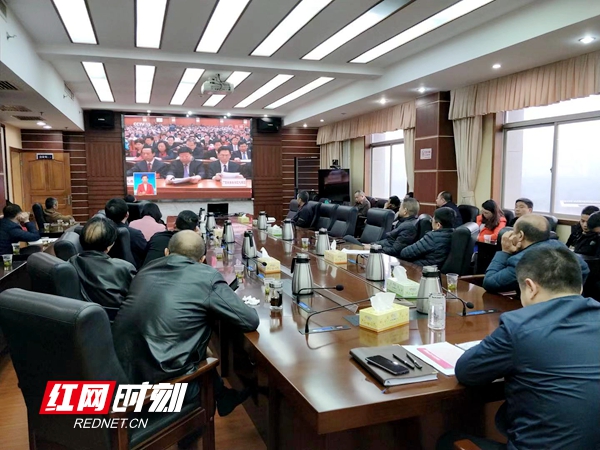 湘潭社会各界积极收看十三届全国人大二次会议