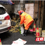 堵塞的下水道通了 居民心里舒坦了