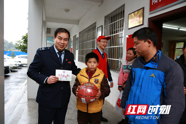 南岳区：点亮“微心愿” 助长脱贫志