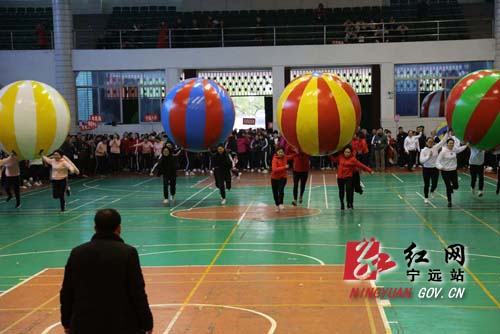 宁远县举办2019年庆“三八”“健康杯”趣味运动赛