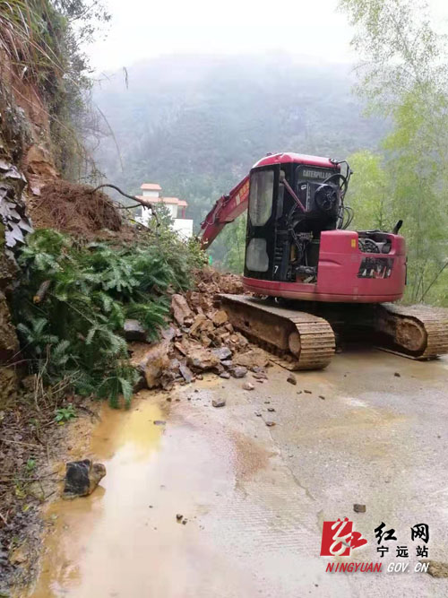 宁远：暴雨无情 党员干部冲锋在前