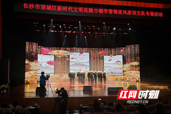 32.pic_hd.jpg 32.pic_hd.jpg