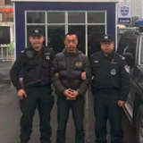 星城快警雷霆出击 一天抓获三名逃犯