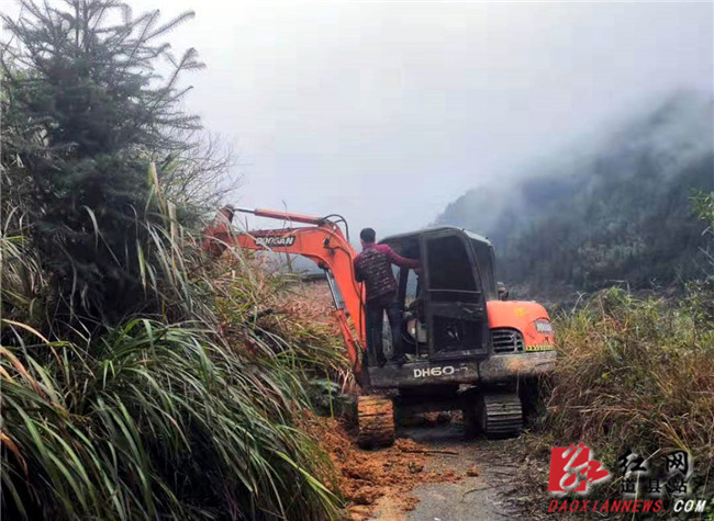 道县：紧急抢修塌方路段 全力保障安全通行