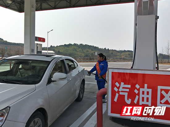 湖南高速公路集团首对自主经营加油站正式运营