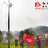 新田：党员带头深入瑶乡冒雨作业防雷保电