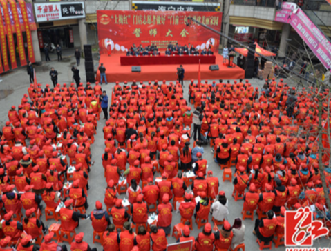 “上梅红”志愿服务再创新招，推进“门前三包”落实落地