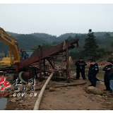 蓝山：打击非法采砂行为 保护良好生态环境