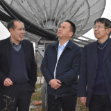 杨必军深入县雷峰山广播电视转播台调研