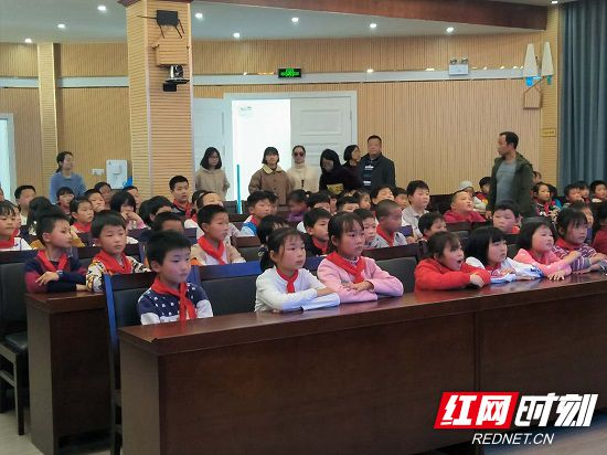 武陵源区天子山街道组织开展防汛抗旱安全知识培训
