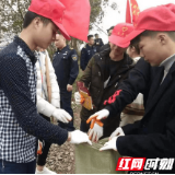 三月学雷锋 劳动树新风