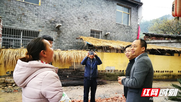 武陵源区图书文化馆获赠《乡村国是》