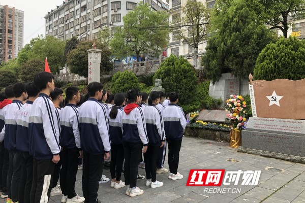 微信图片_20190328110457_副本.jpg