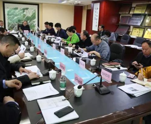 查找问题，明确责任，部署落实！湘潭经开区召开创卫重点问题调研会