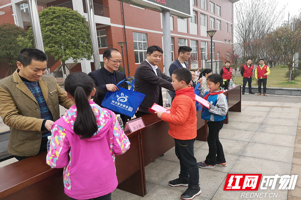 颁奖现场.jpg 颁奖现场.jpg