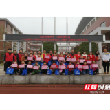 社区携手西湖小学举办“学雷锋”征文颁奖典礼