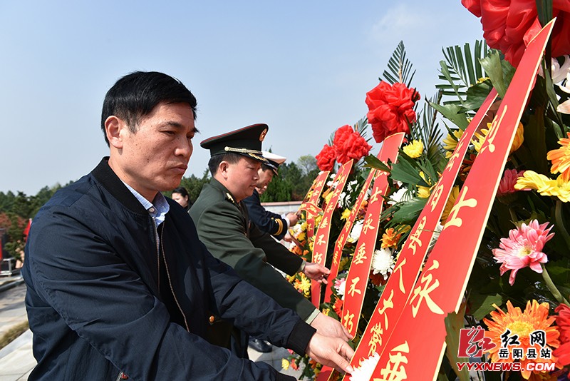 我县举行“传承·2019清明祭英烈”宣教活动