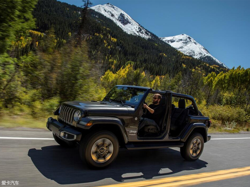 Jeep牧马人2.0T撒哈拉四门电动敞篷版