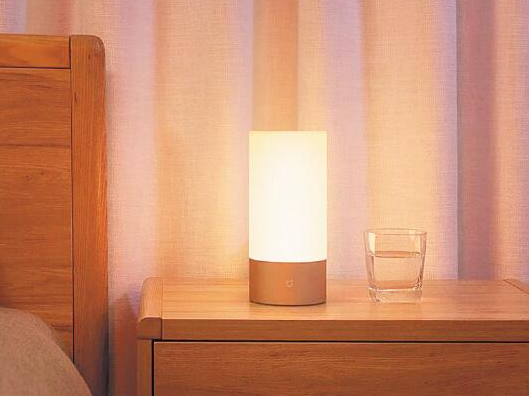 智能床头灯随时制造阳光 智能产品让家更有趣