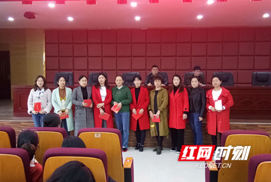 慈利县零阳镇一完小：树立先进典型，助力学校发展