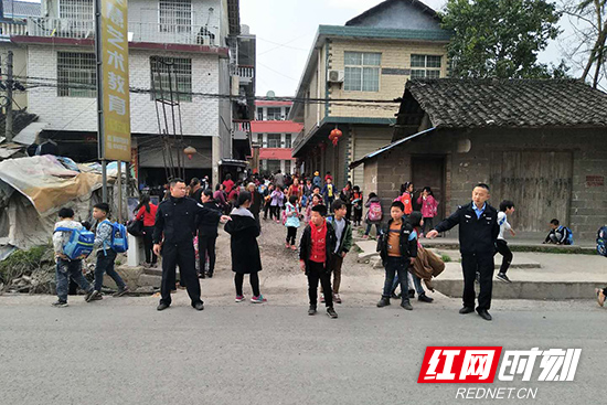 瑞塔铺派出所：为学生撑起安全保护伞