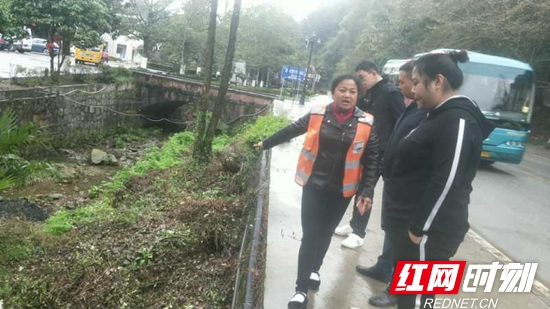 武陵源锣鼓塔街道实现巡河常态化