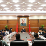 2019年市扶贫开发领导小组第一次会议召开，郑建新强调要盯紧这个重点
