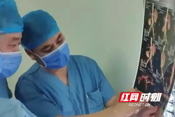 邵阳市中心医院东院成功切除一例20cm巨大肝癌手术