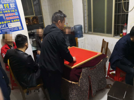 抓赌现场5_副本.jpg
