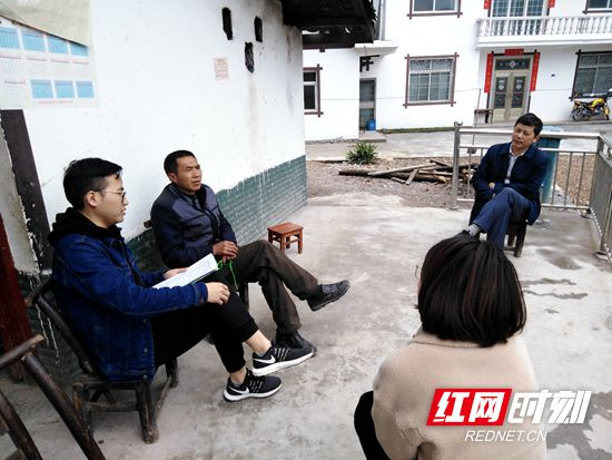 武陵源区委宣传部开展扫黑除恶宣传活动
