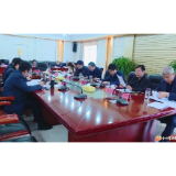 华容县人民政府党组（扩大）会议召开