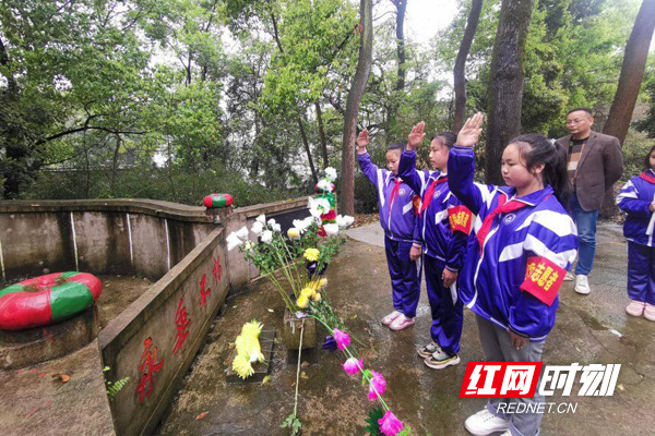 湘江小学.jpg 湘江小学.jpg