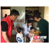 萌娃开起爱心店 变身“圆梦小天使”