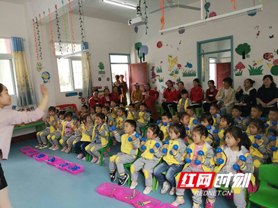 慈利县机关幼儿园：送教下乡——城乡共探幼儿课堂教学“新密码”