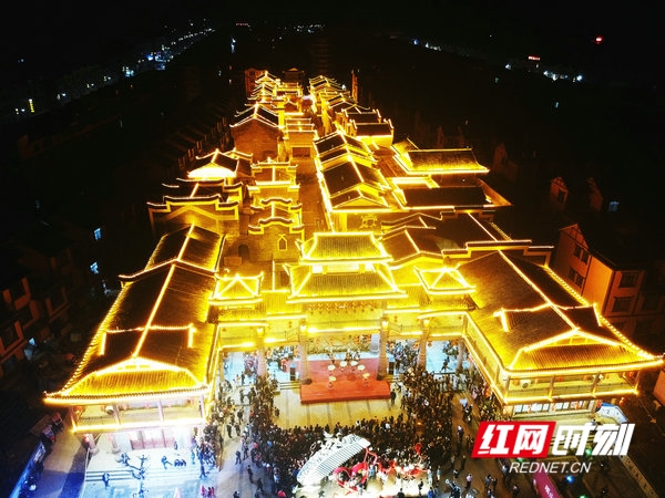 江华：移民新镇夜景美